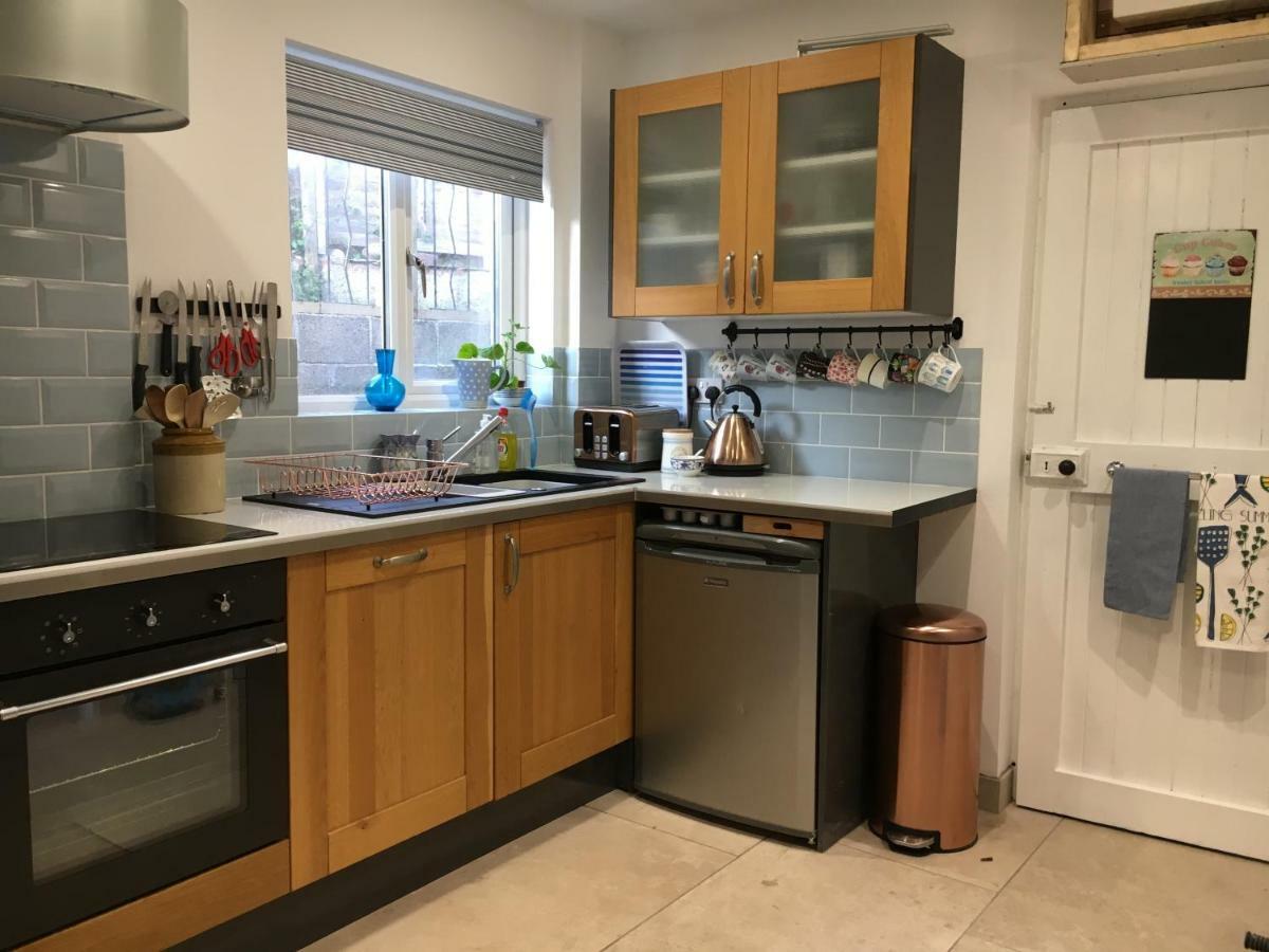 Вилла Stunning 4 Bed Townhouse In Central Долиш Экстерьер фото